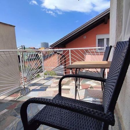 Appartamento Udoban Stan Sa Terasom U Mirnom Okruzenju Zagabria Esterno foto