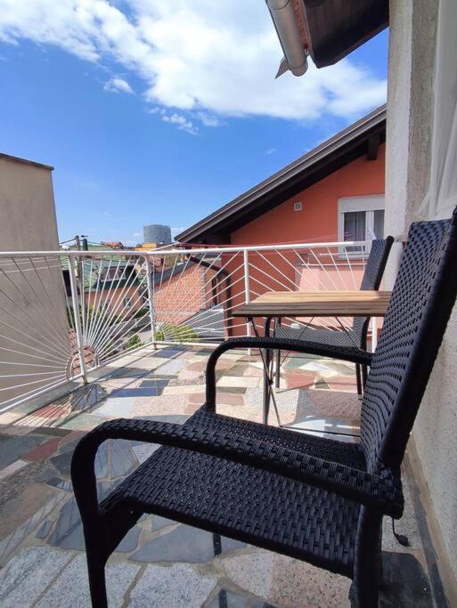 Appartamento Udoban Stan Sa Terasom U Mirnom Okruzenju Zagabria Esterno foto